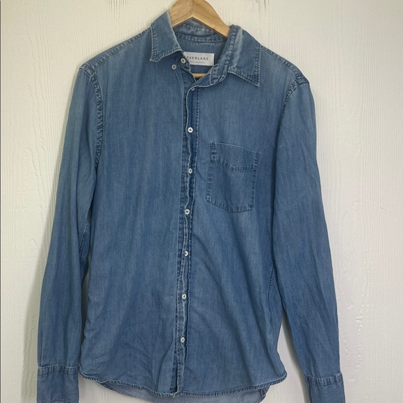 Everlane - Light Wash Button Down Soft Pocket Long Sleeve Jean Shirt Size Small - Picture 8 of 11